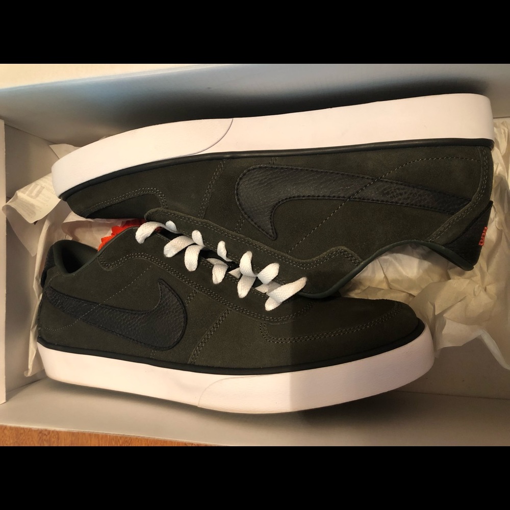 NIKE 6.0 MAVRK ARMY BNIB